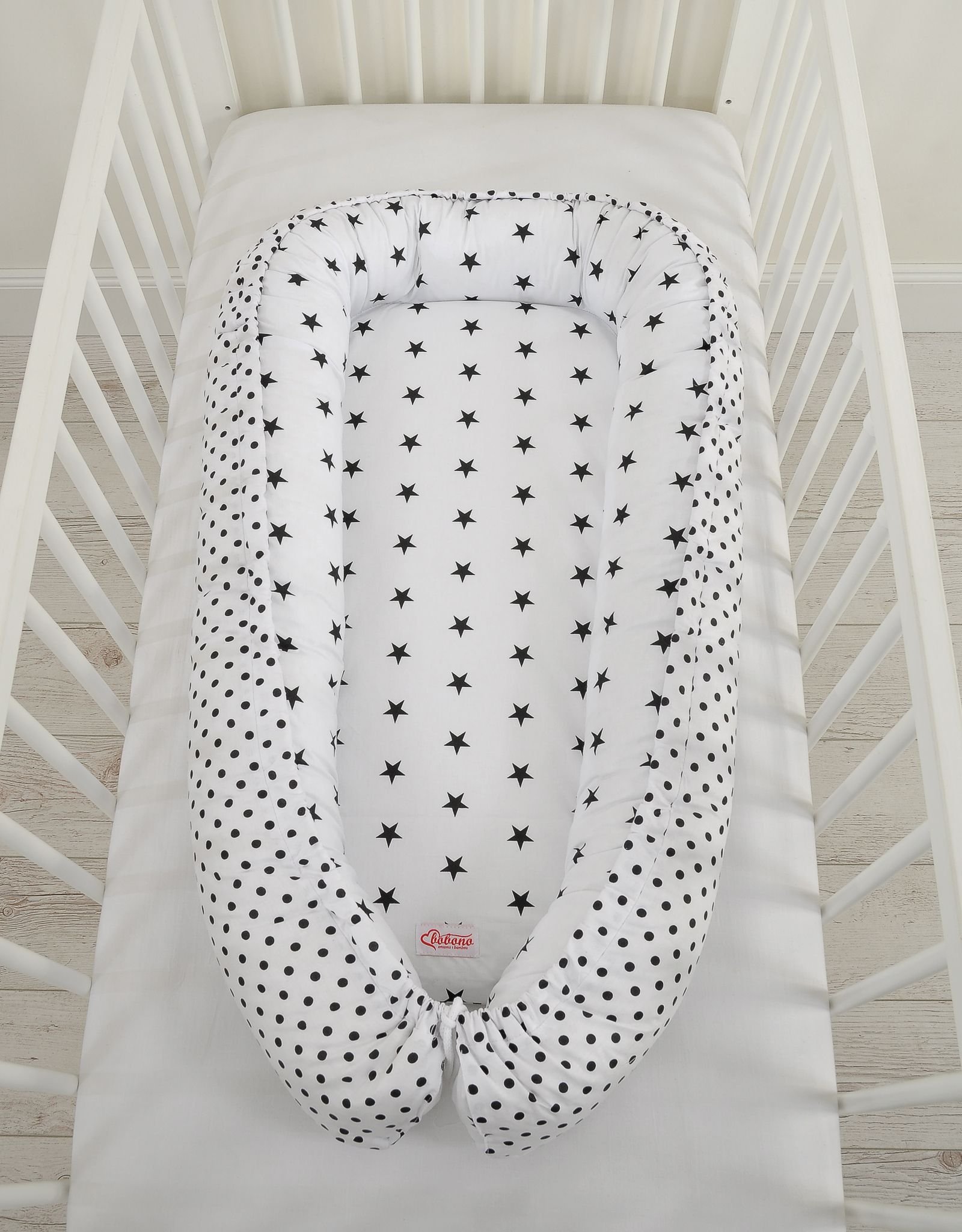 Kūdikio lizdas dvipusis Premium Cocoon naujagimiams BOBONO - juodos žvaigždutės/taškeliai - Image 3