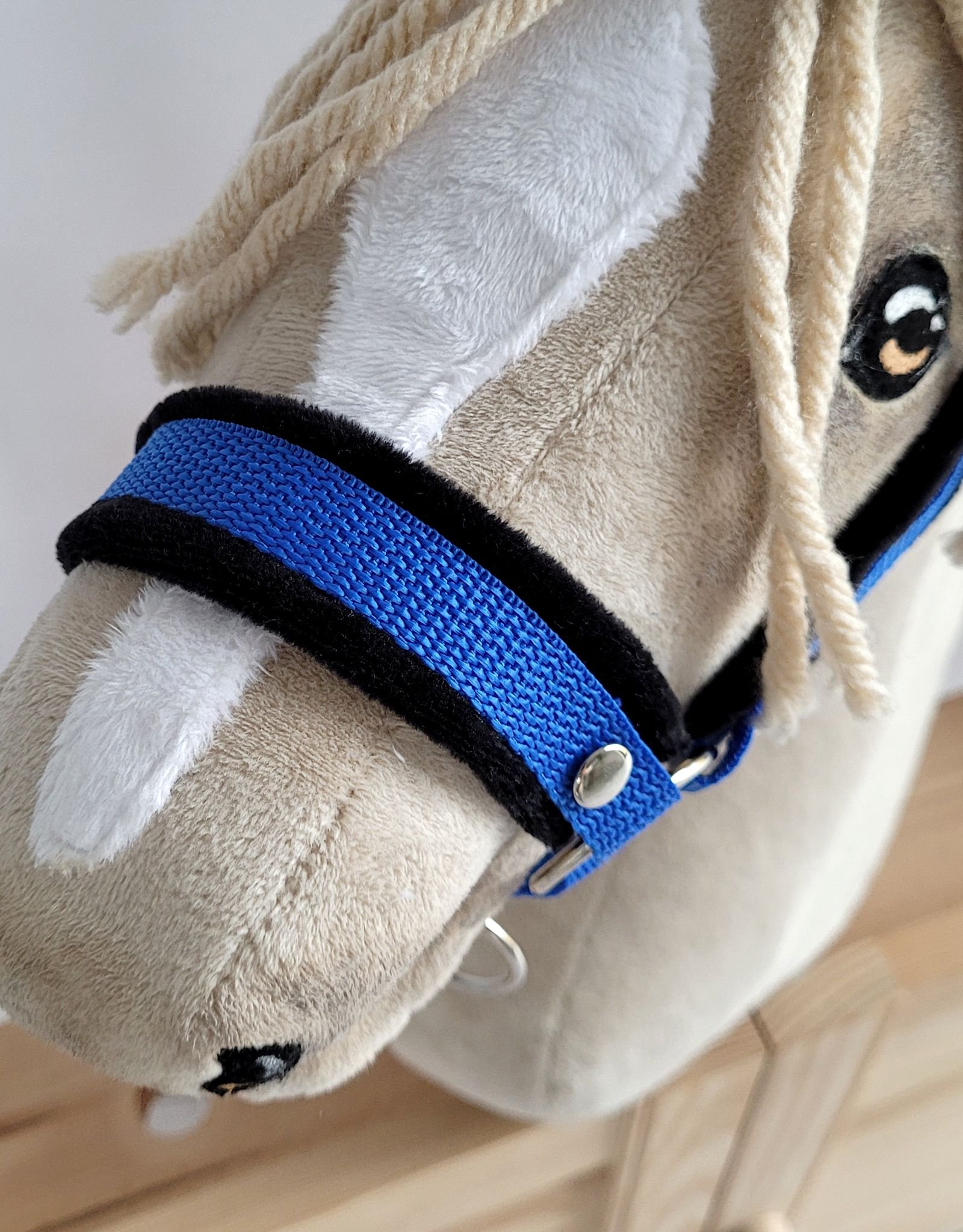 Reguliuojamas apynasris Hobby Horse žirgeliui A3 - mėlyna su juodu pūkeliu - Image 4