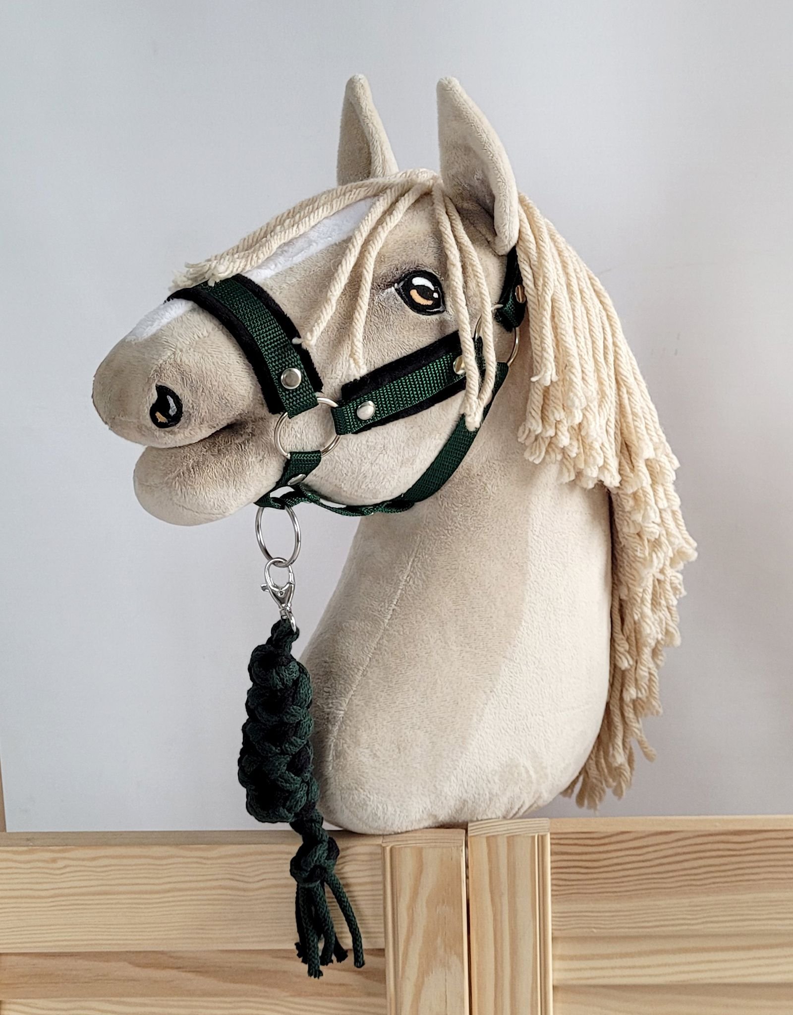 Rinkinys Hobby Horse: apynasris A3 su juodu kailiuku + pavadėlis iš virvės - juoda-tamsiai žalia - Image 3