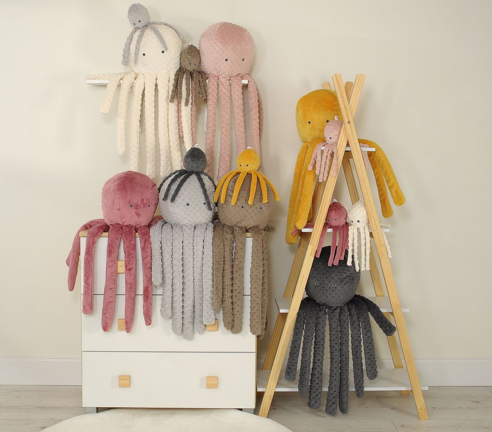 Meilus aštuonkojis didelis - pastelinės violetinės spalvos - taškuotas minky audinys - Image 3