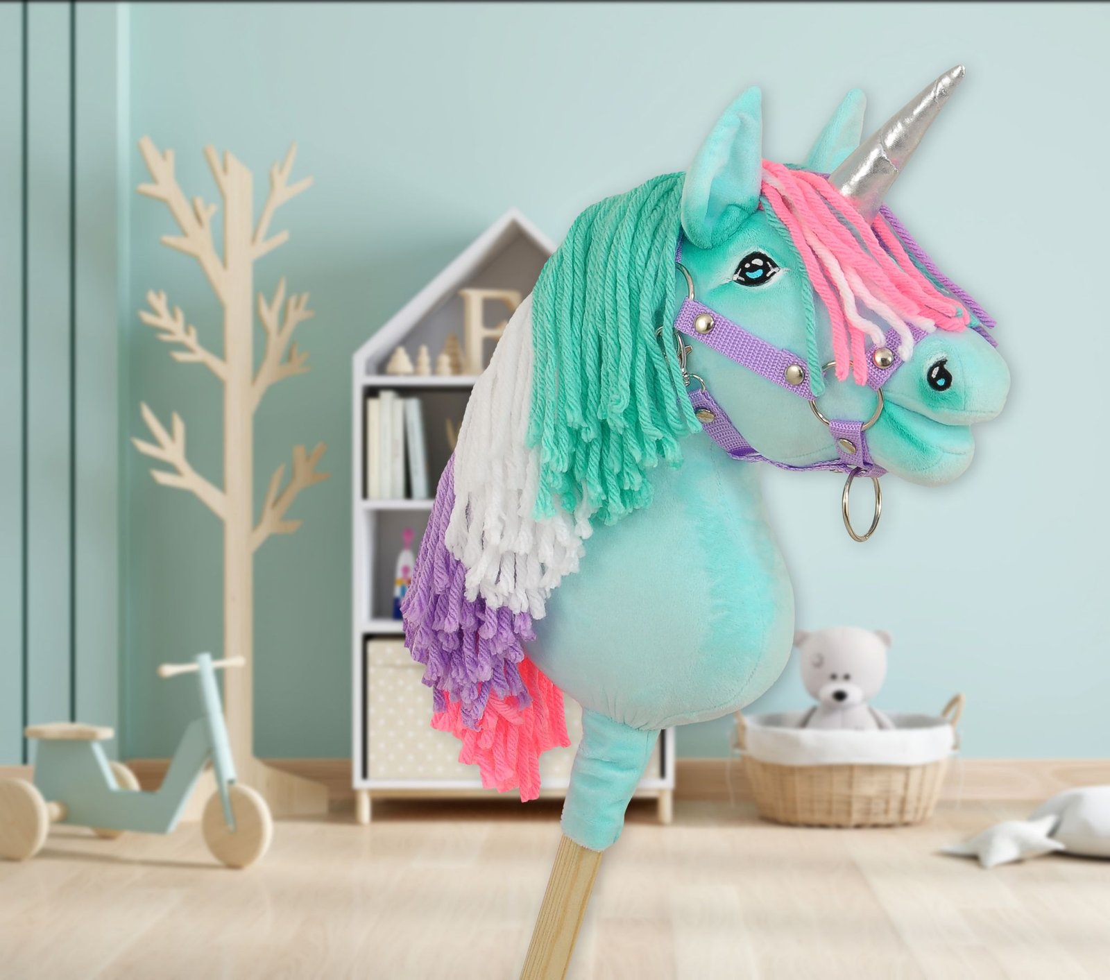 Hobby Horse vienaragis ant lazdos – mėtų spalvos, su spalvotu karčiu ir sidabriniu ragu, A4 - Image 6