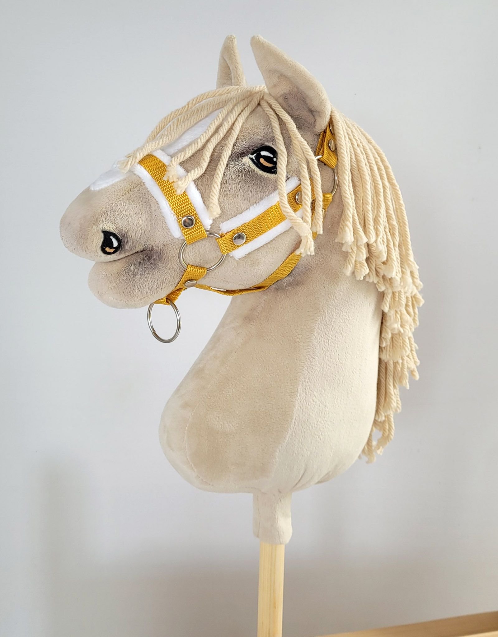 Rinkinys Hobby Horse: apynasris A3 su baltu kailiuku + pavadėlis iš virvės - balta-medaus geltona - Image 3