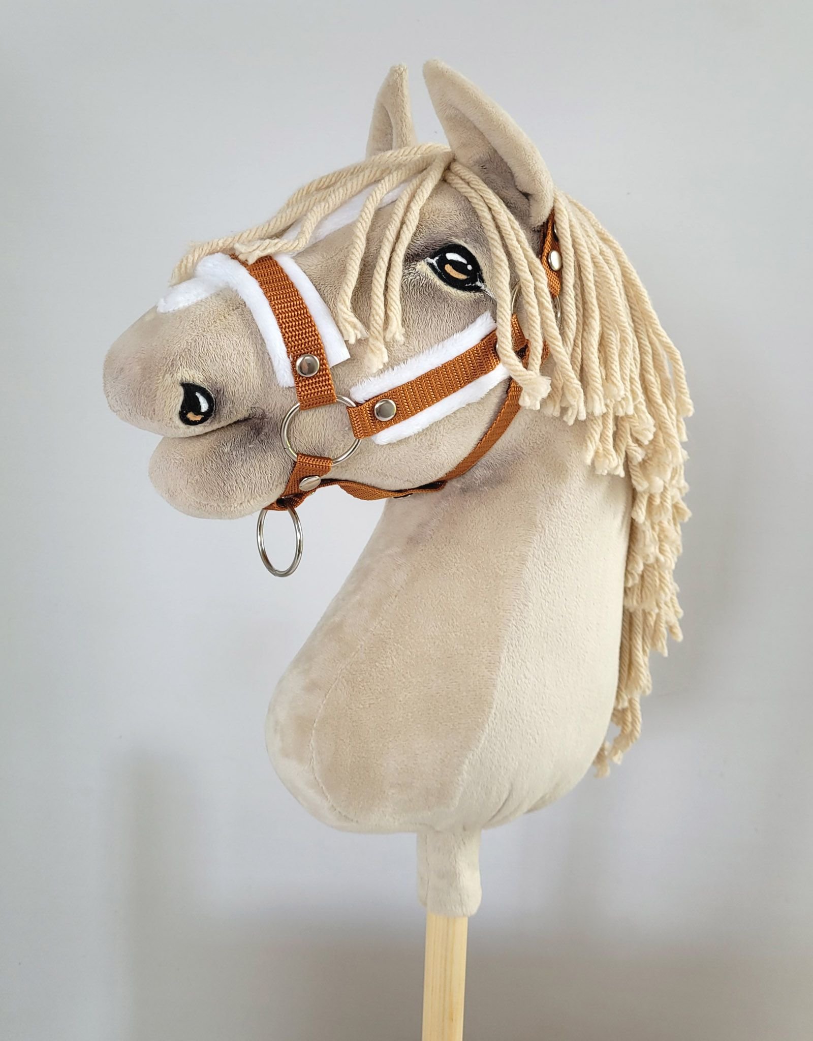 Reguliuojamas apynasris Hobby Horse žirgeliui A3 - imbierinė su baltu pūkeliu - Image 3