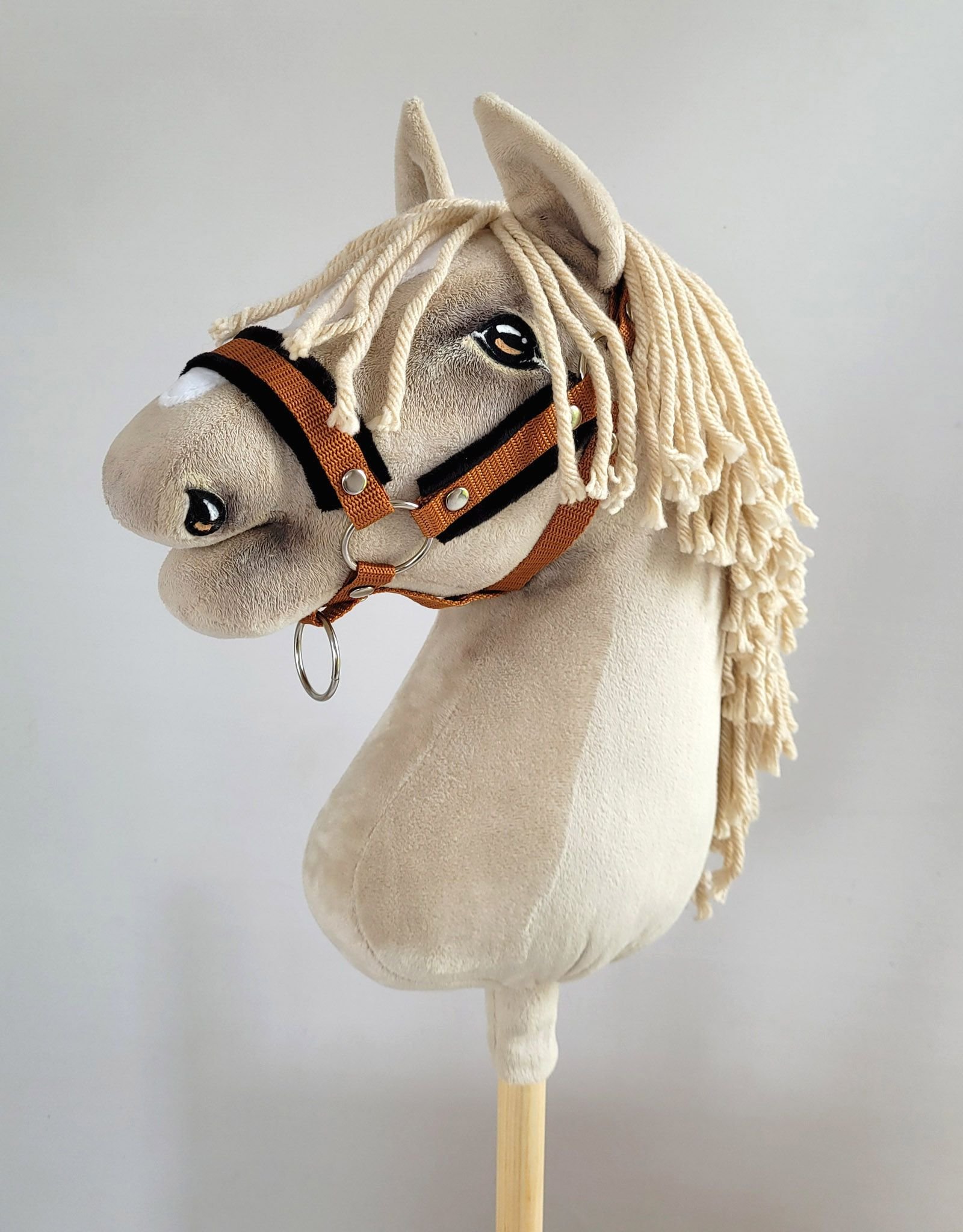 Reguliuojamas apynasris Hobby Horse žirgeliui A3 - imbierinė su juodu pūkeliu - Image 3