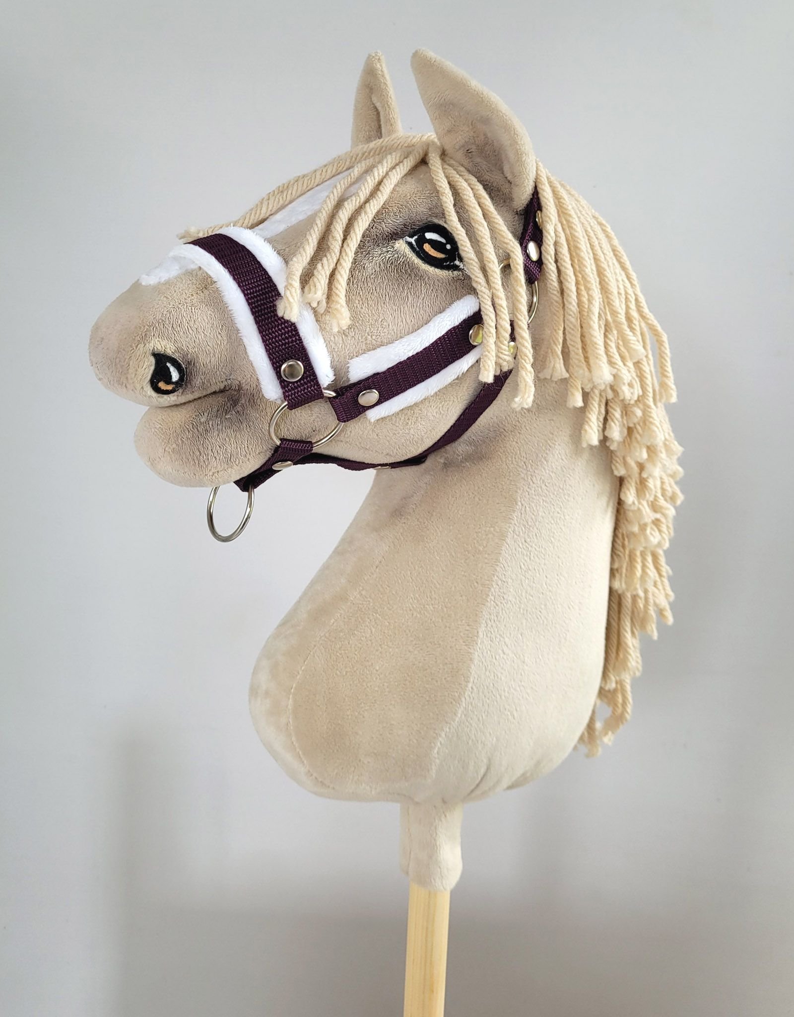 Reguliuojamas apynasris Hobby Horse žirgeliui A3 - slyvinė su baltu pūkeliu - Image 2