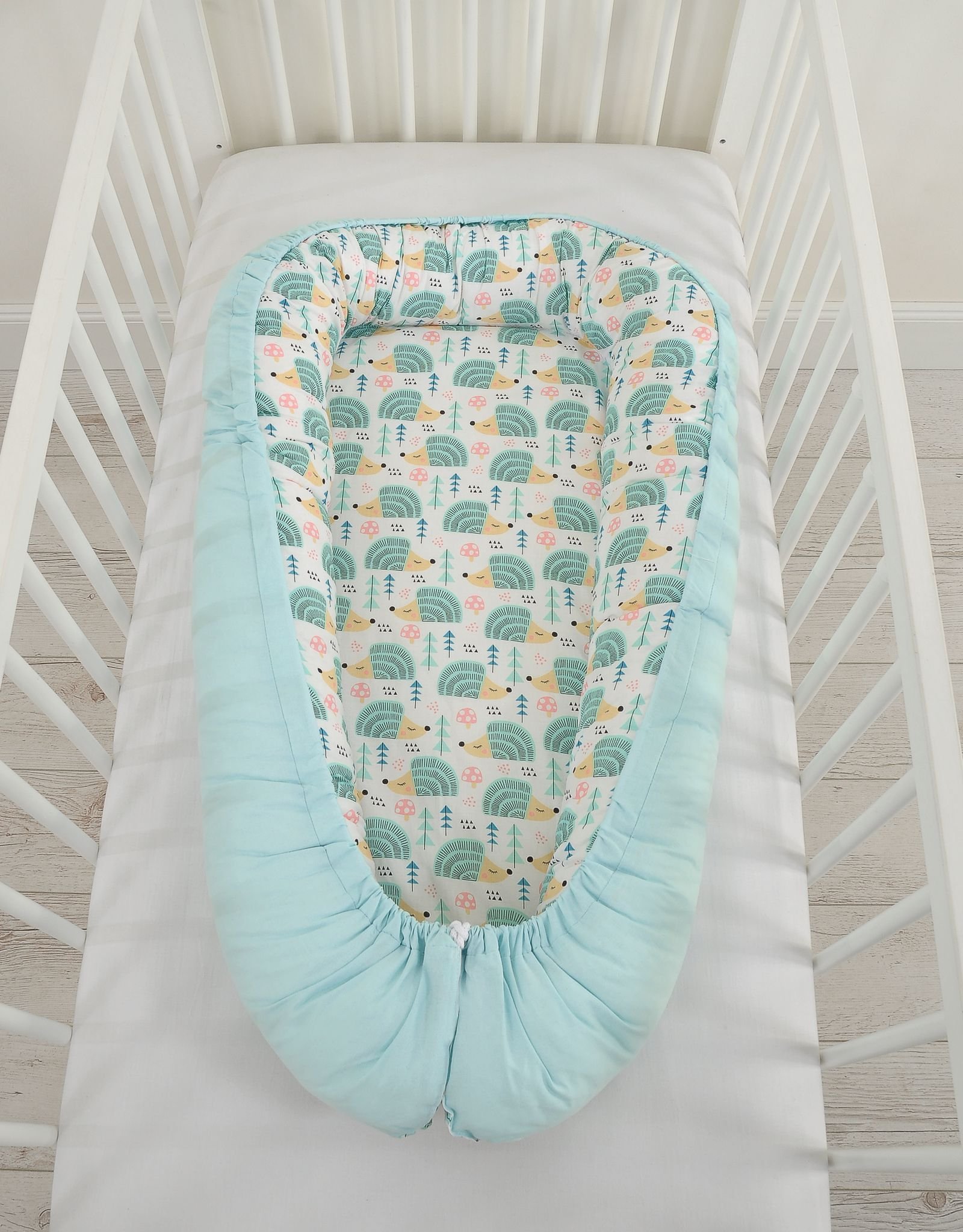Kūdikio lizdas dvipusis Premium Cocoon naujagimiams BOBONO - ežiukai mėtų - Image 6