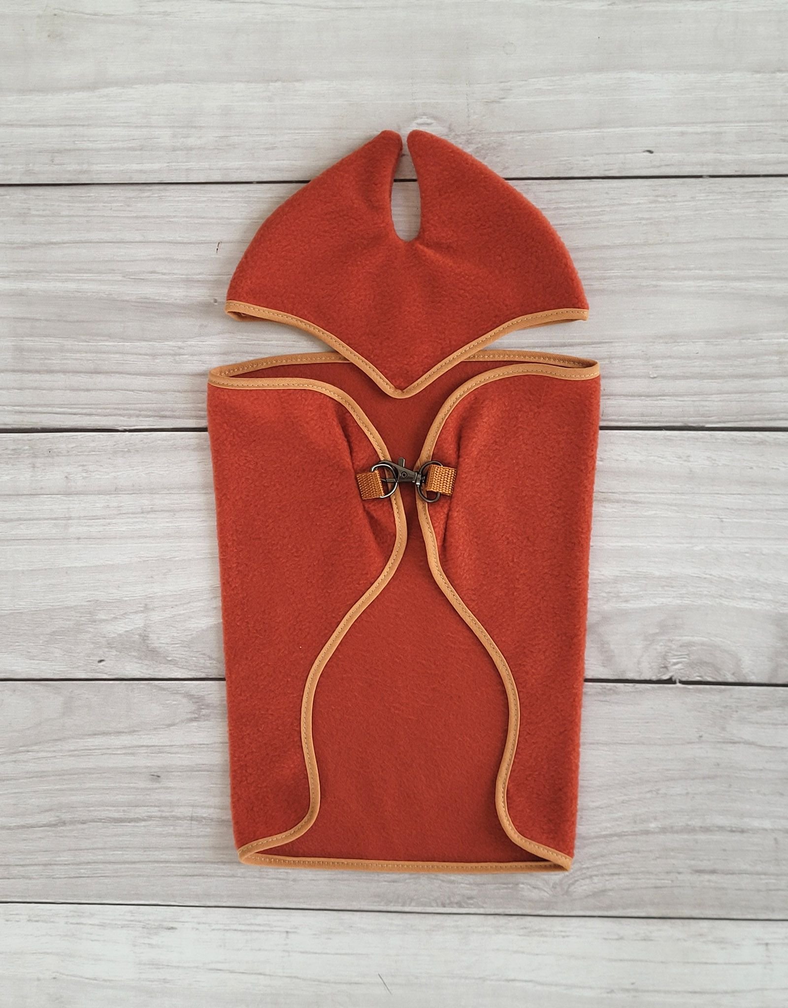 Rinkinys Hobby Horse A3: flisinė antklodė + šiltos ausinės – imbiro spalvos - Image 4