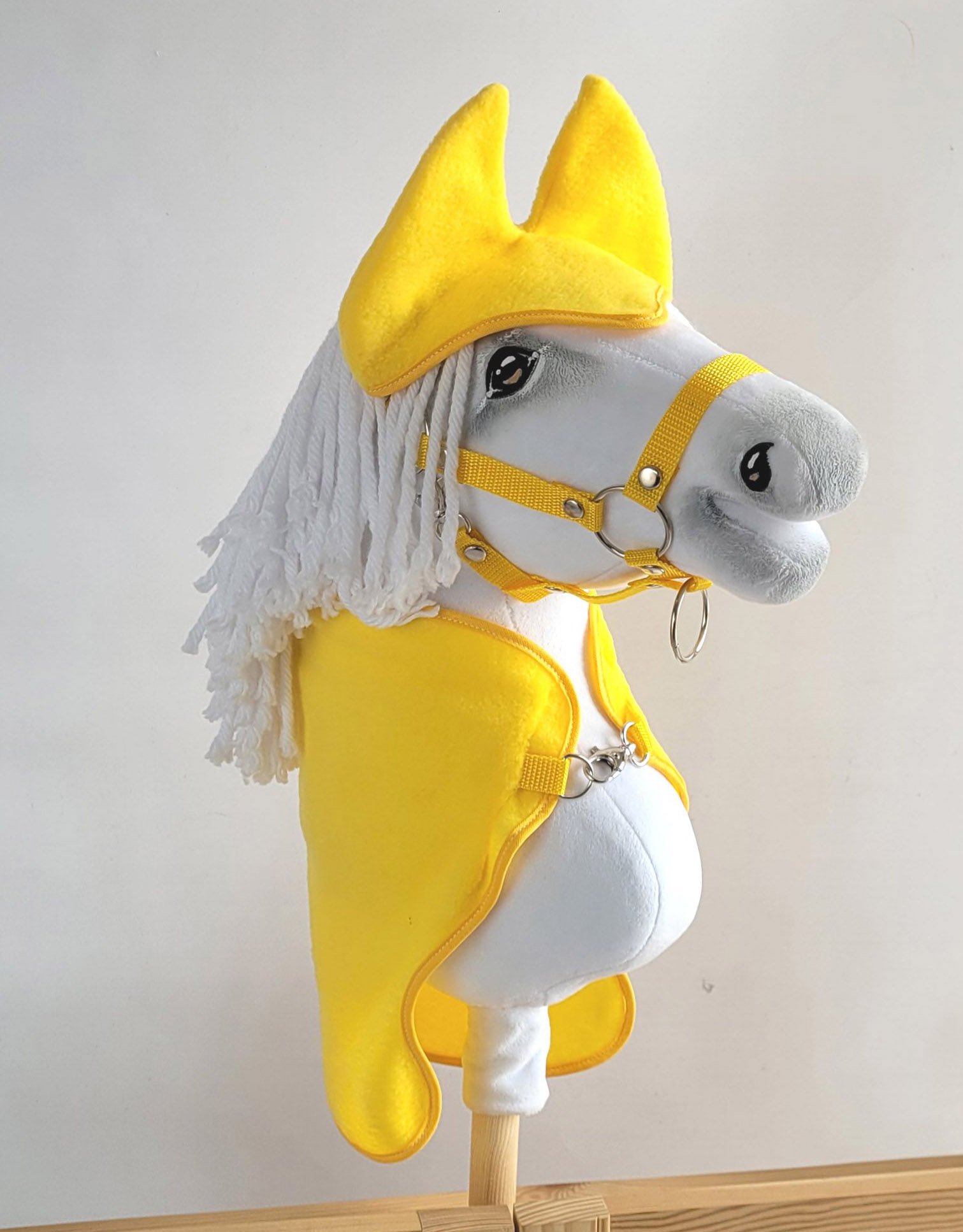 Rinkinys Hobby Horse A3: flisinė antklodė + šiltos ausinės – geltona - Image 2