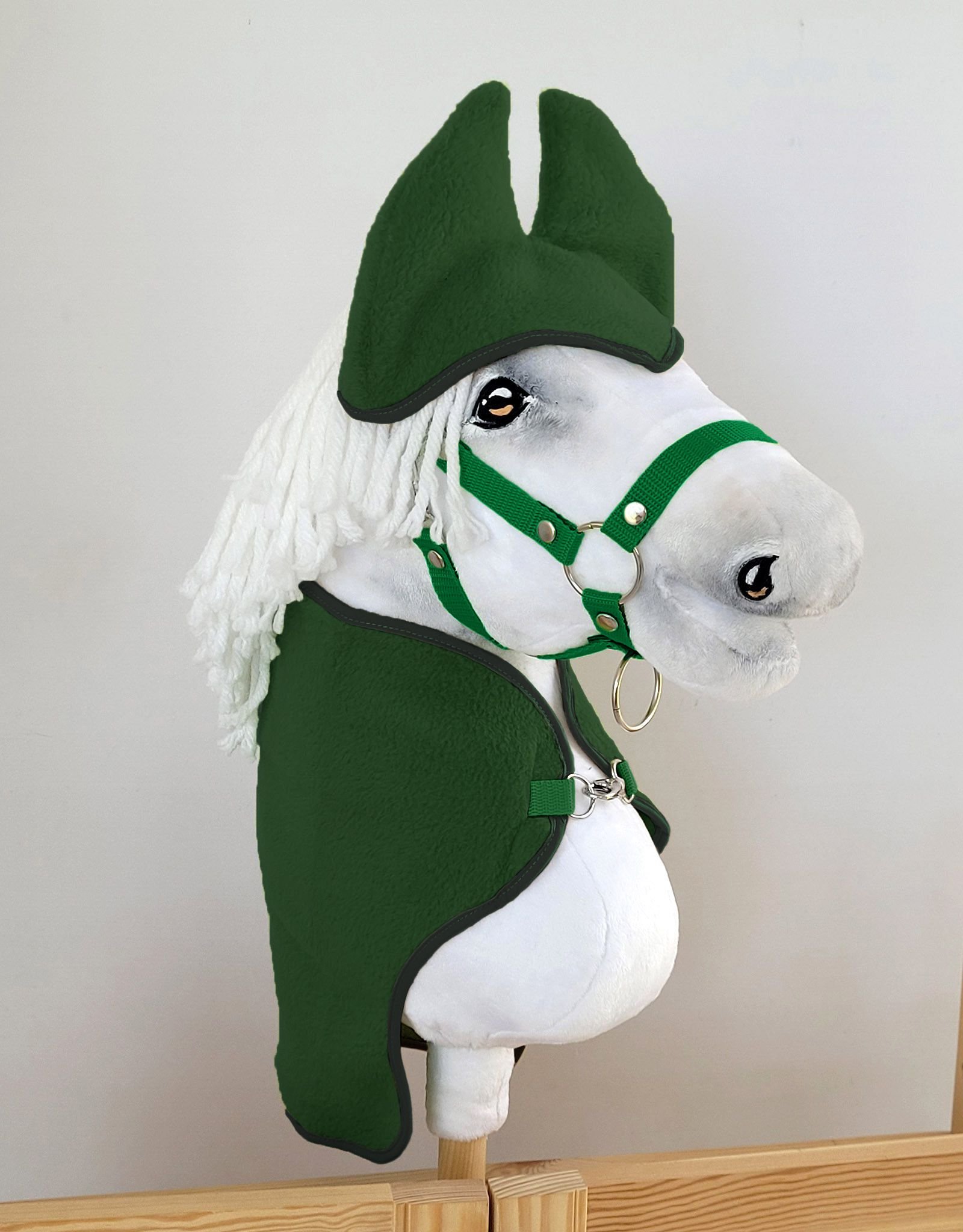 Rinkinys Hobby Horse A3: flisinė antklodė + šiltos ausinės – žalia - Image 3