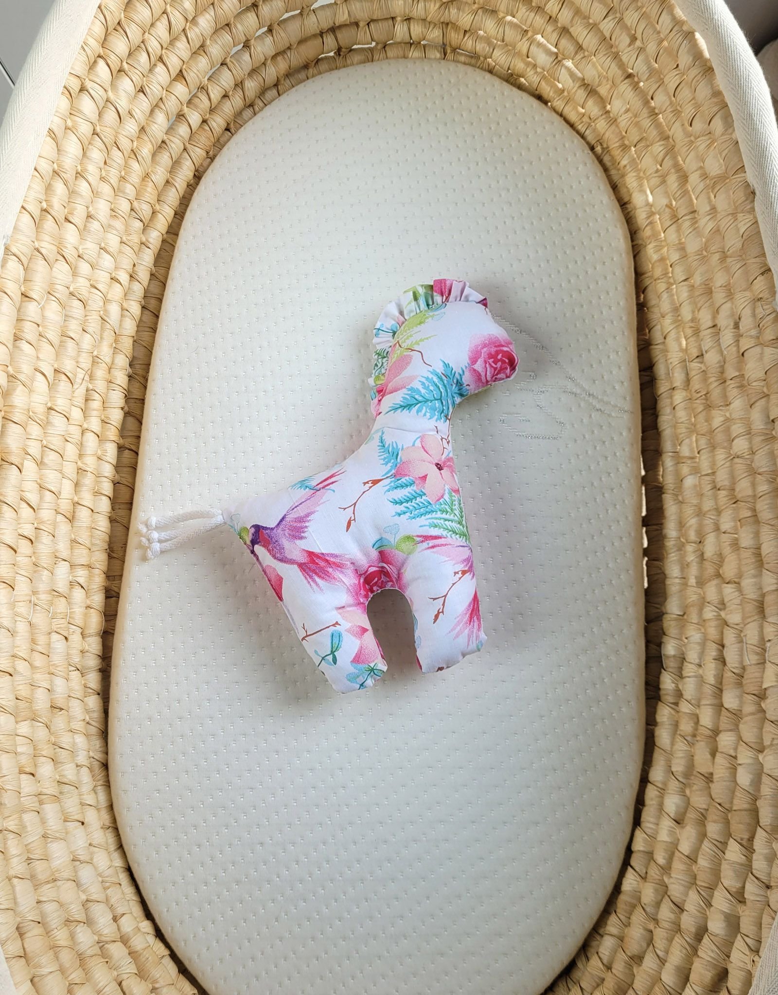 LUCKY Horse - minkštas pirmasis žaislas - Kolibriai gėlėse - Image 4