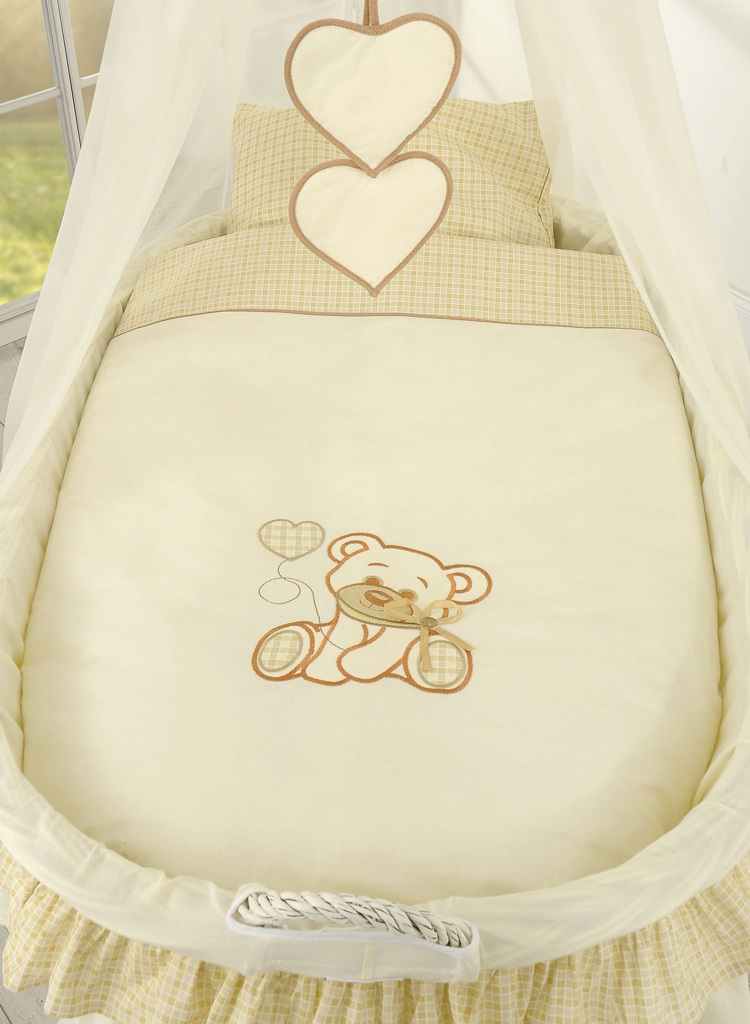 Moses krepšys su drapiruote Bear with bow – balta + kreminė patalynė - Image 4