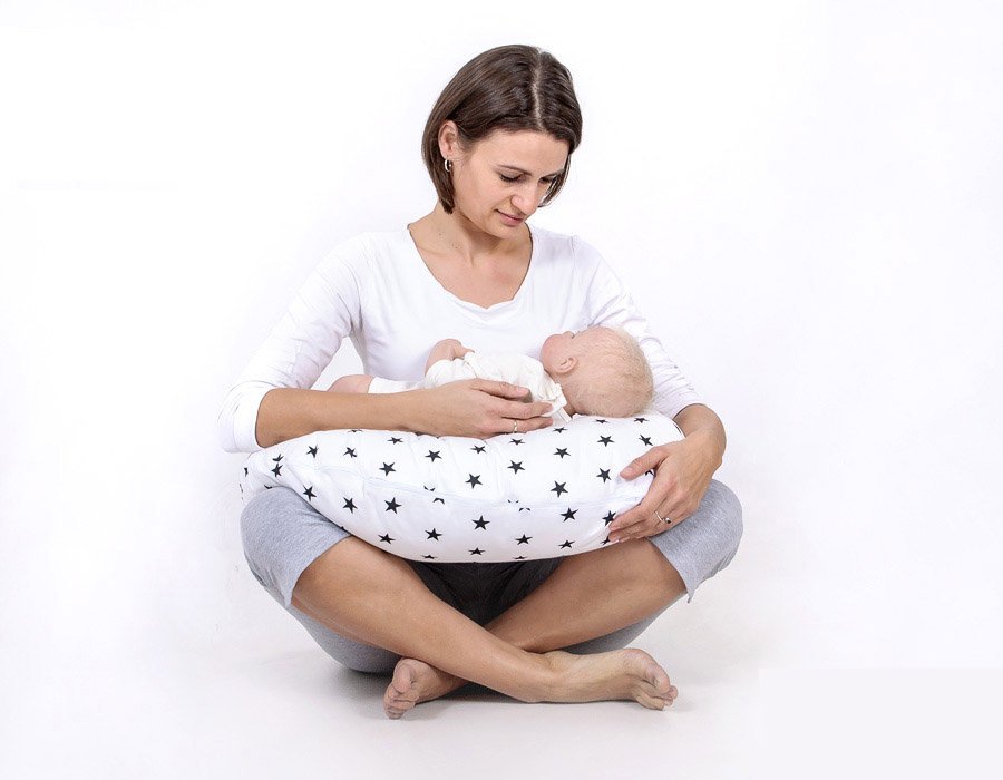 Maitinimo pagalvė „Croissant“, nuimamas užvalkalas, rankoms laisvoms maitinti – kreminė - Image 2