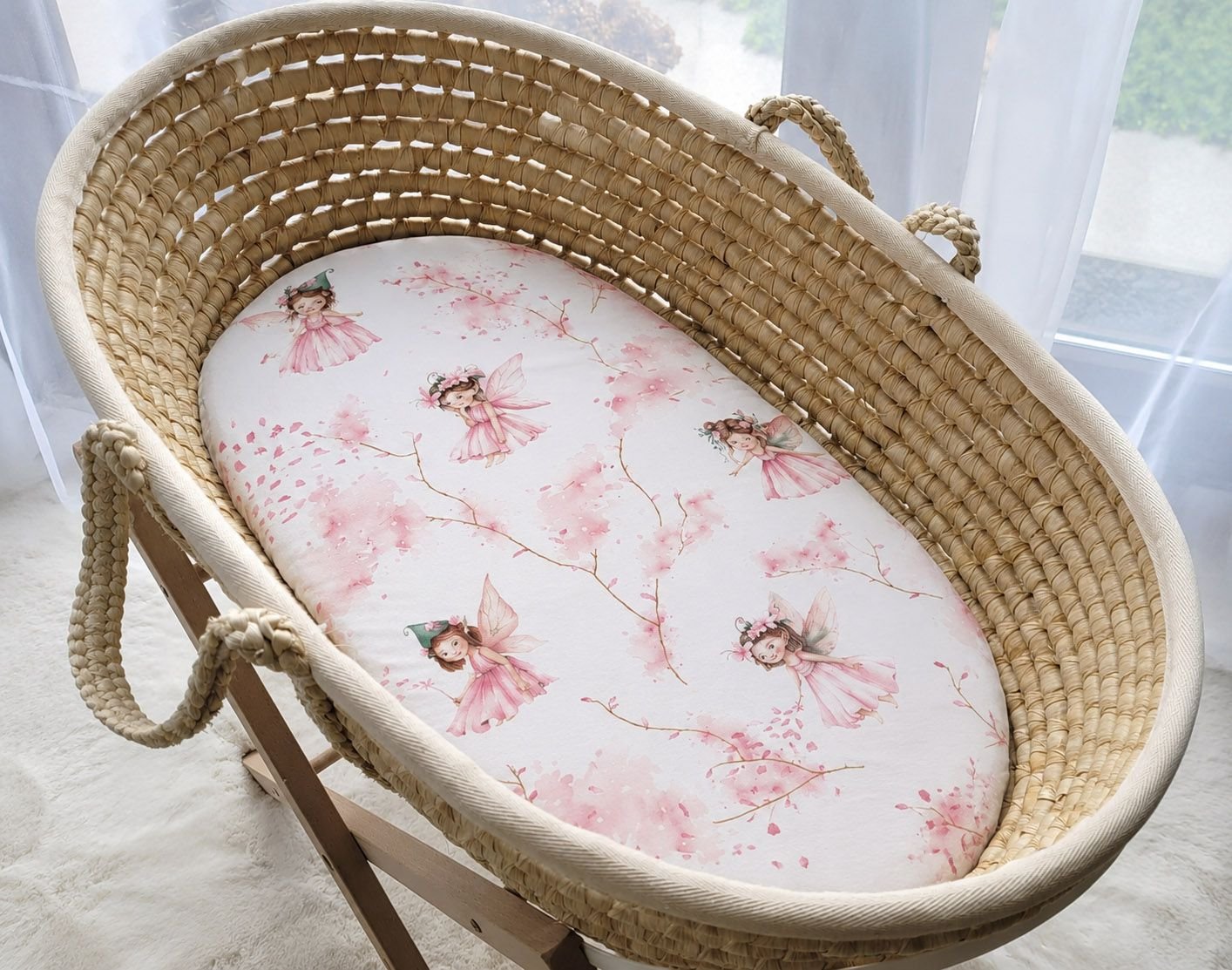 Medvilninė paklodė vežimėliams, Moses krepšeliui, čiužiniui 75x35 cm - Blossom Fairies - Image 2