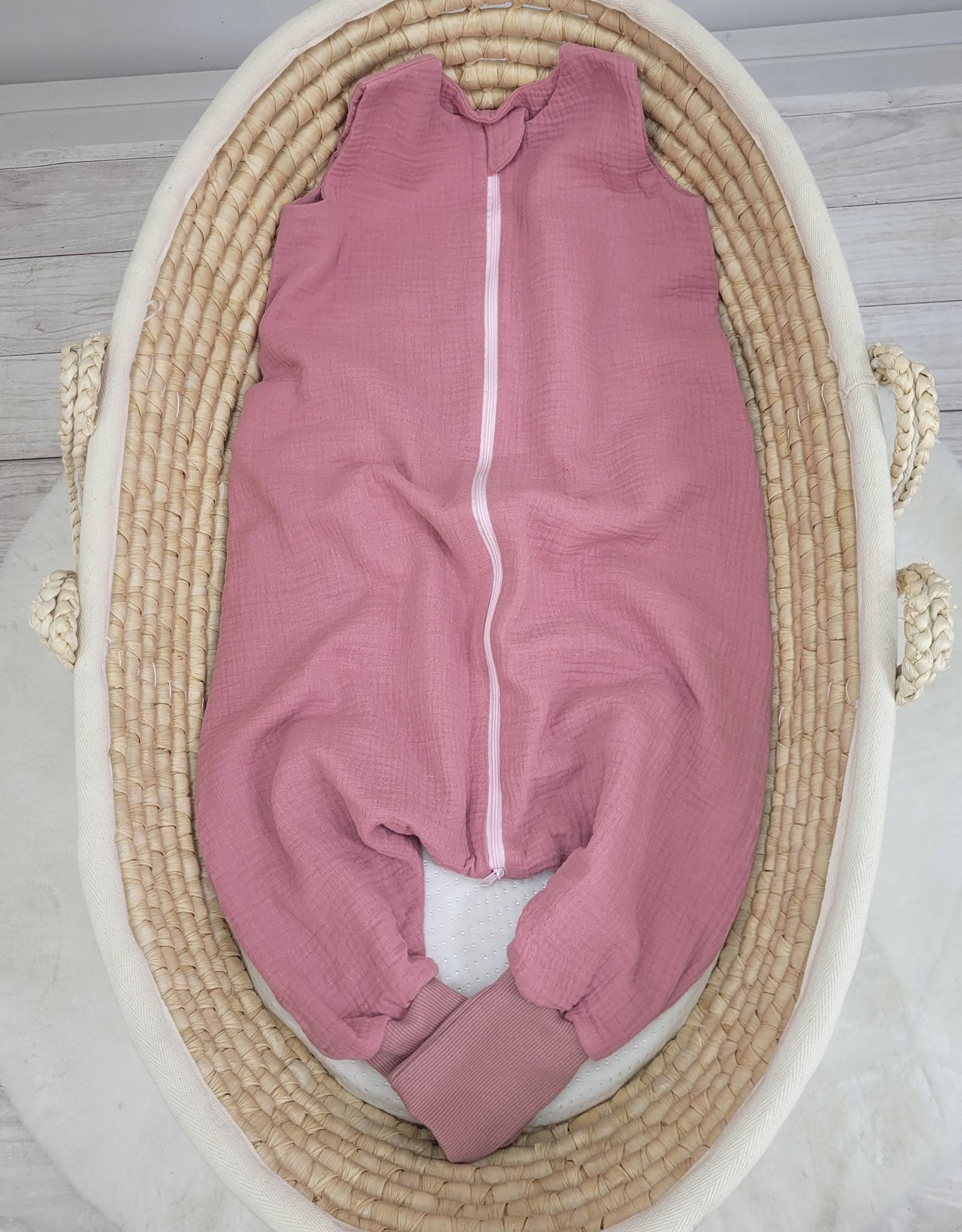 Muslino kūdikio miegmaišis su kojytėmis XL 2-4 m., vasarinis, TOG 1.0 – retro rožinė - Image 3