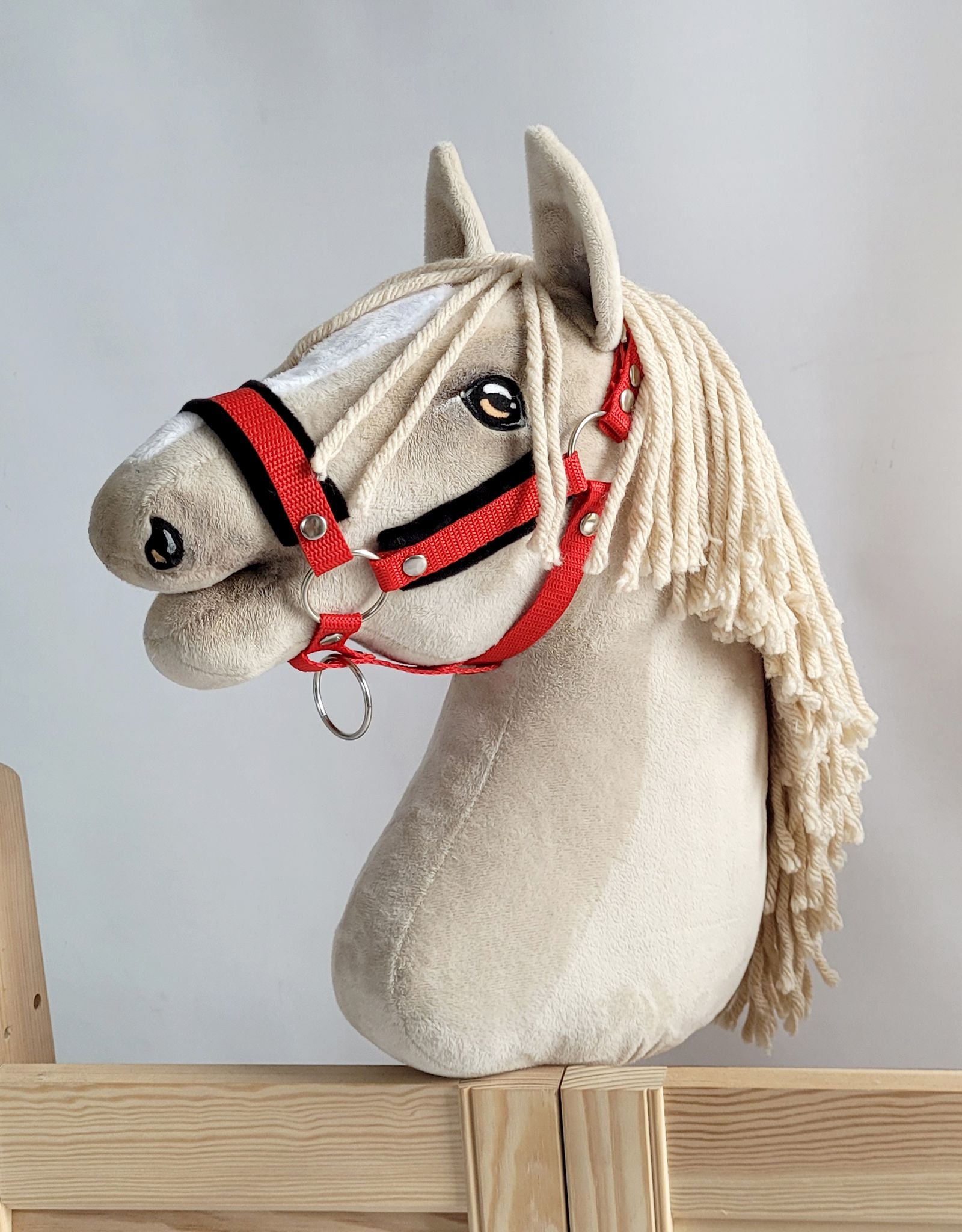 Reguliuojamas apynasris Hobby Horse žirgeliui A3 - raudona su juodu pūkeliu - Image 6