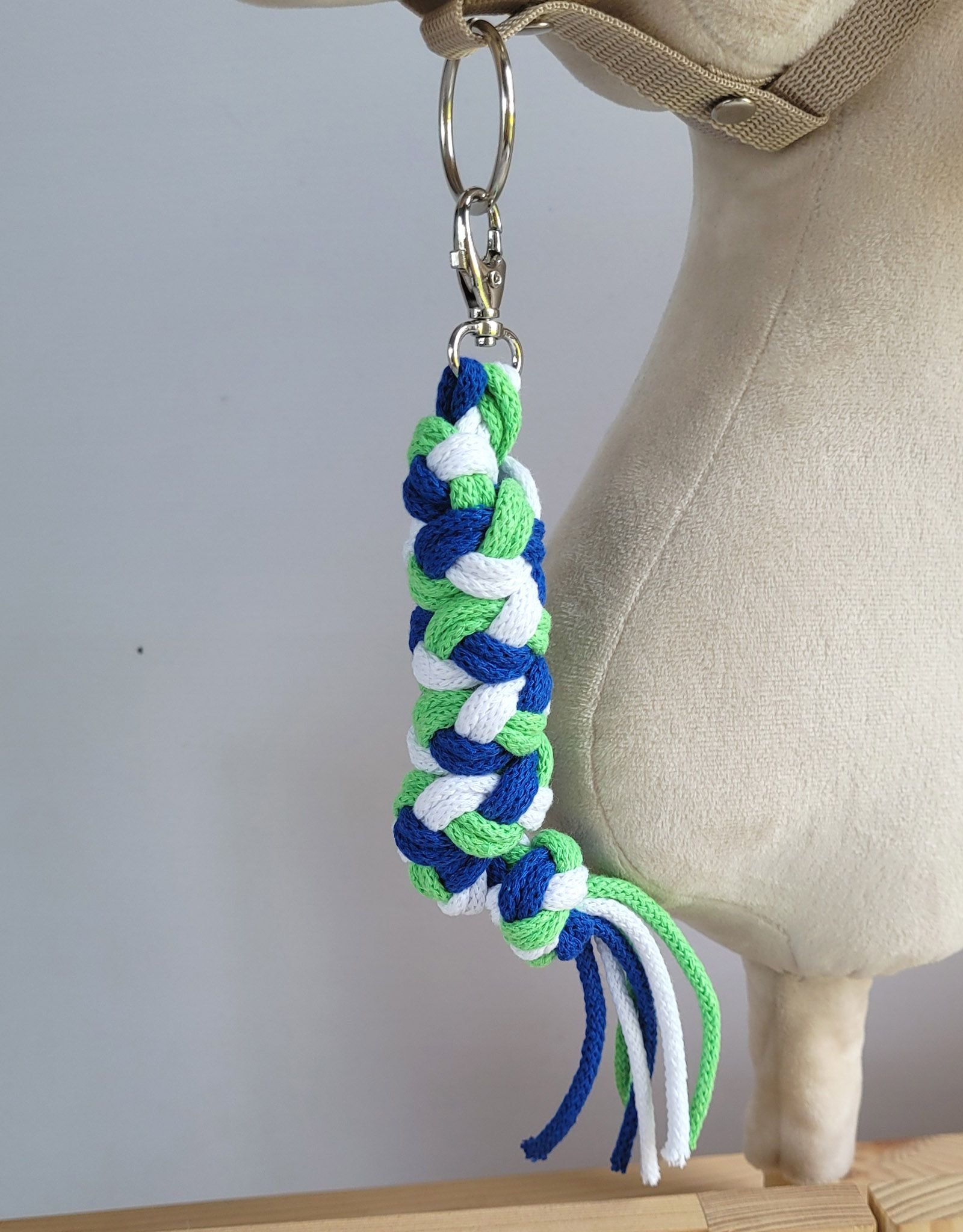 Hobby Horse pavadėlis, pagamintas iš dvigubai vytos virvutės - rugiagėlių/šviesiai žalia/balta - Image 2