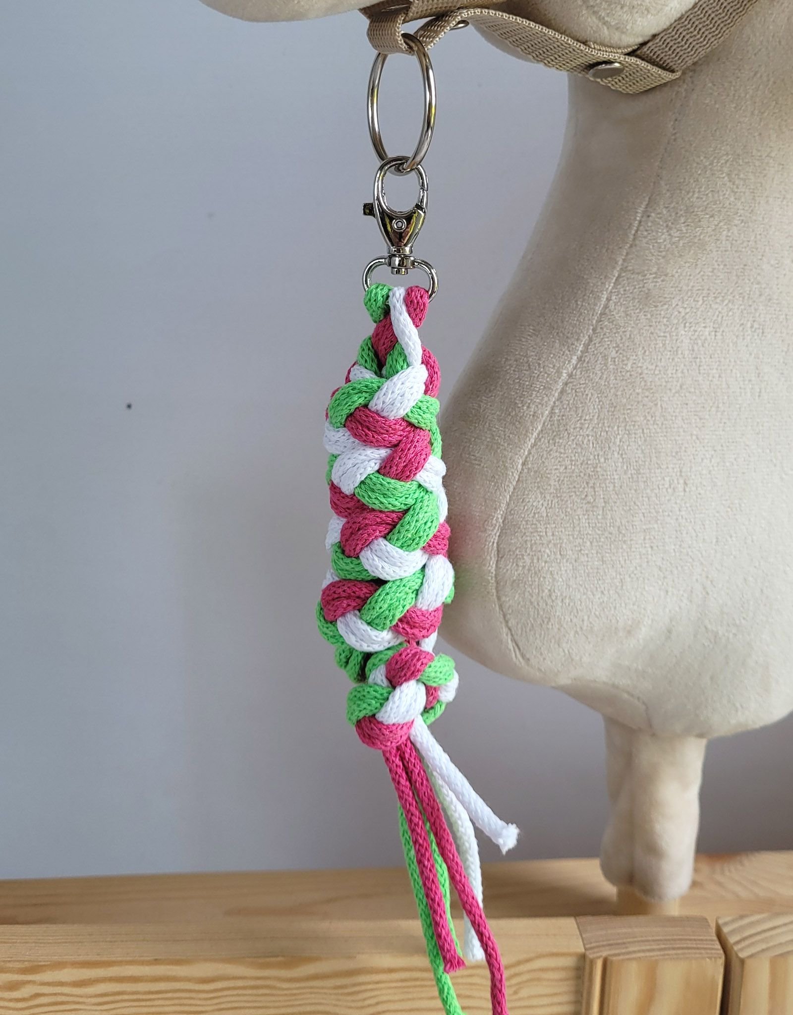 Hobby Horse pavadėlis, pagamintas iš dvigubos virvutės - tamsiai rožinė/šviesiai žalia/balta - Image 2