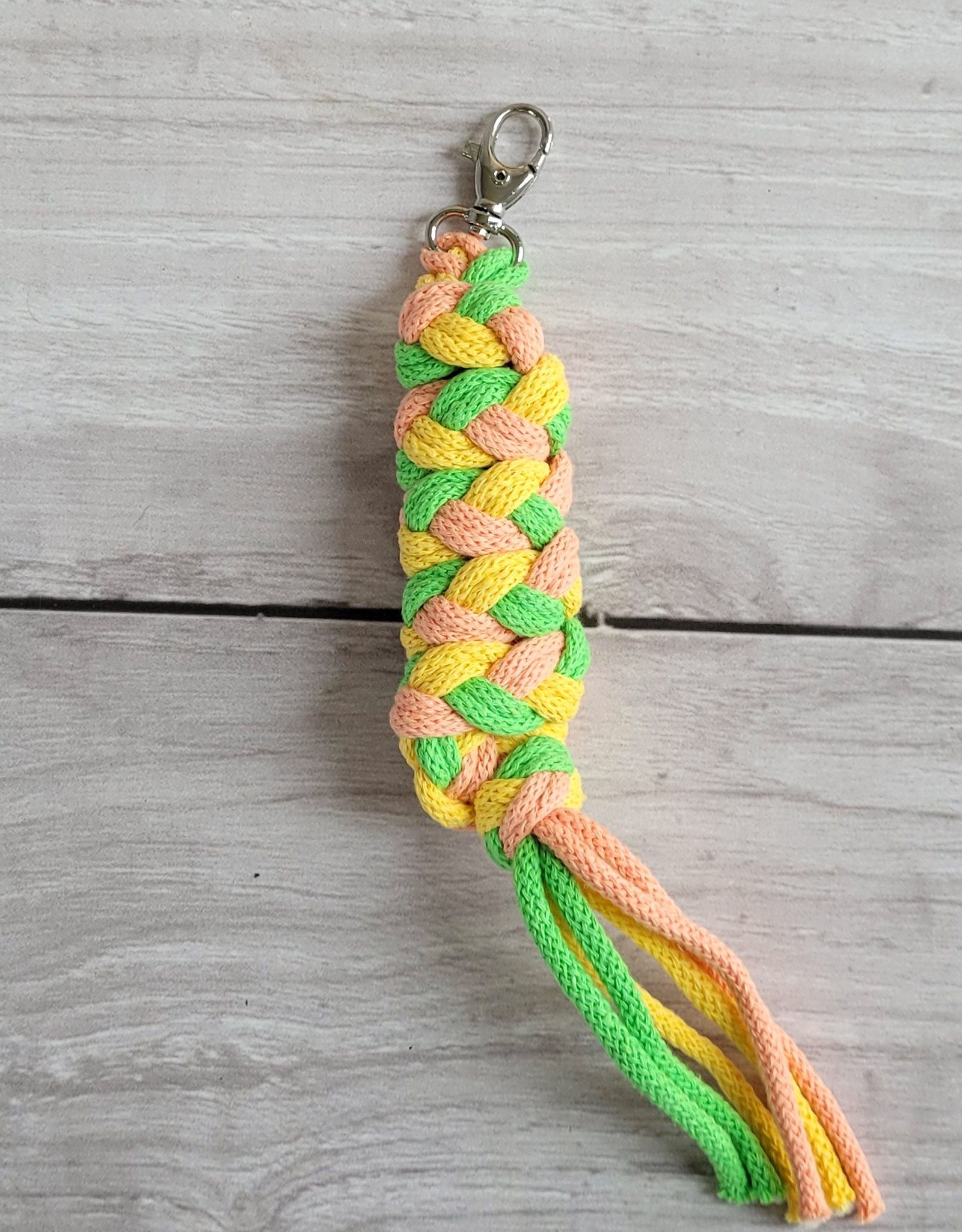 Hobby Horse pavadėlis, pagamintas iš dvigubos virvutės - šviesiai žalia/geltona/persikų spalvos - Image 3